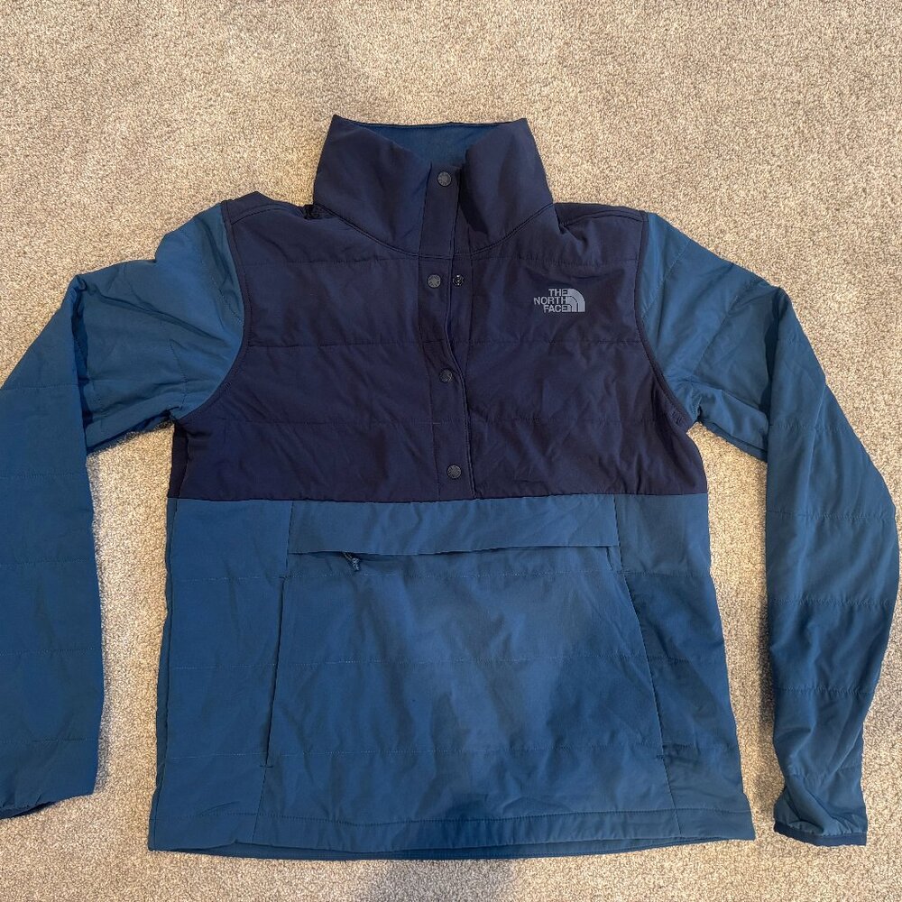 Northface pullover, size medium - image 1